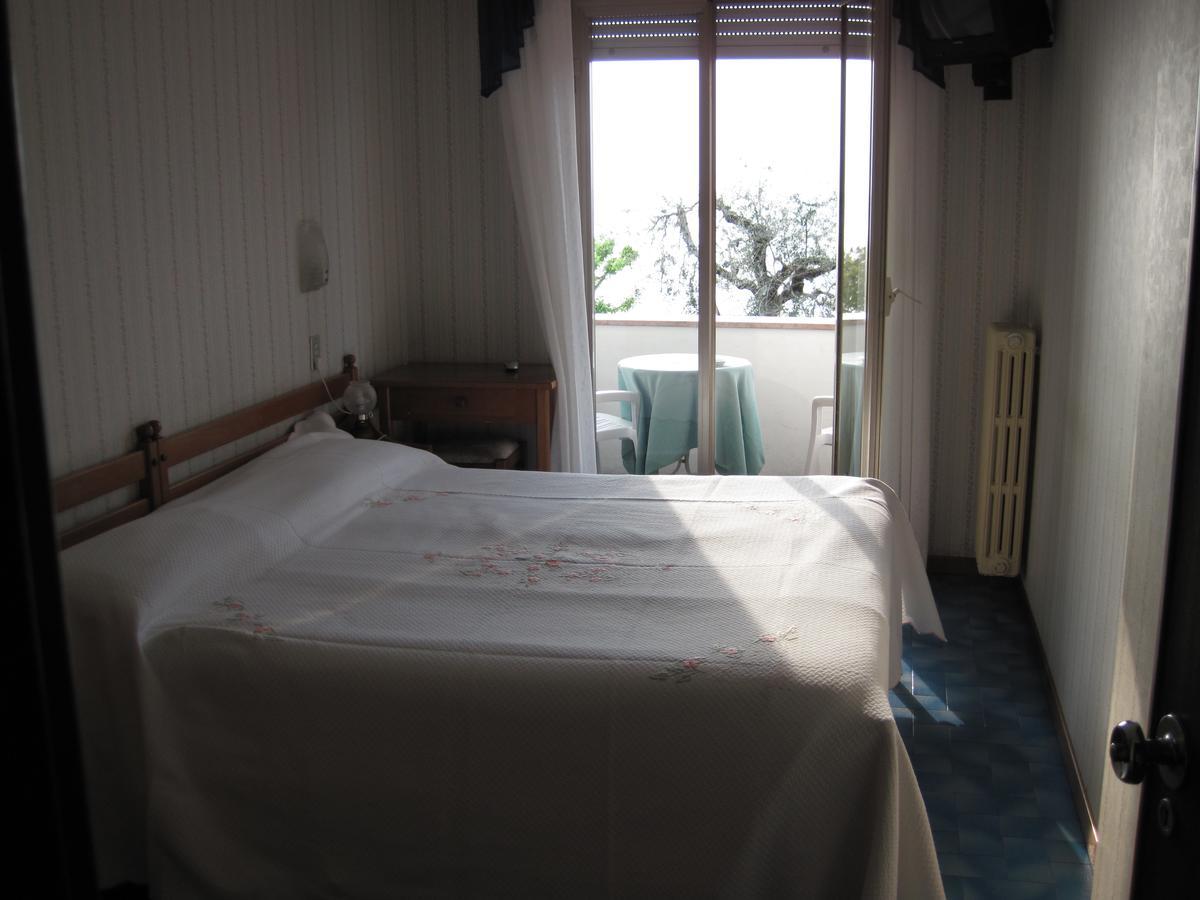 Piccolo Hotel Direkt Am See Brenzone sul Garda Eksteriør bilde