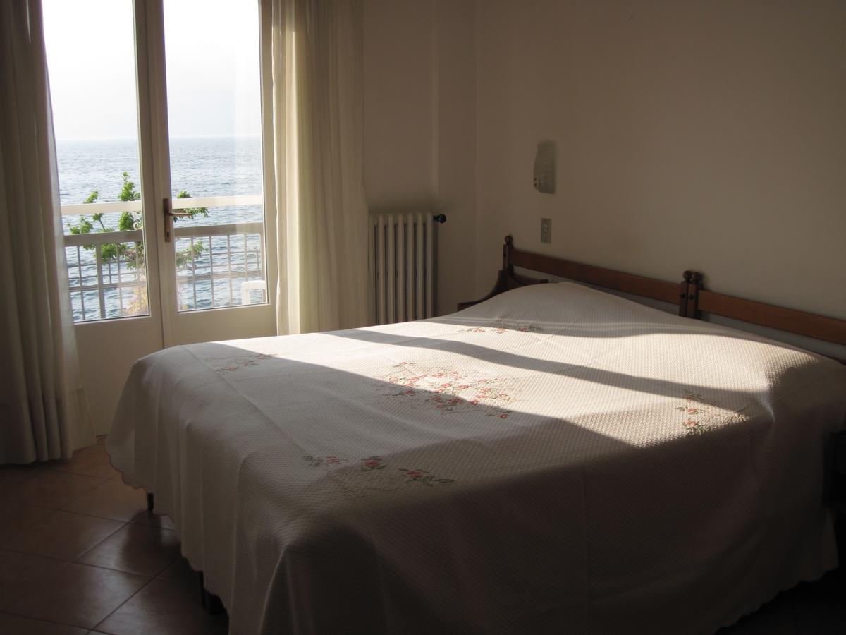 Piccolo Hotel Direkt Am See Brenzone sul Garda Eksteriør bilde