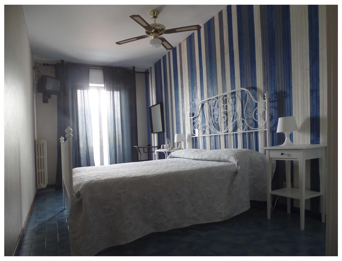 Piccolo Hotel Direkt Am See Brenzone sul Garda Eksteriør bilde